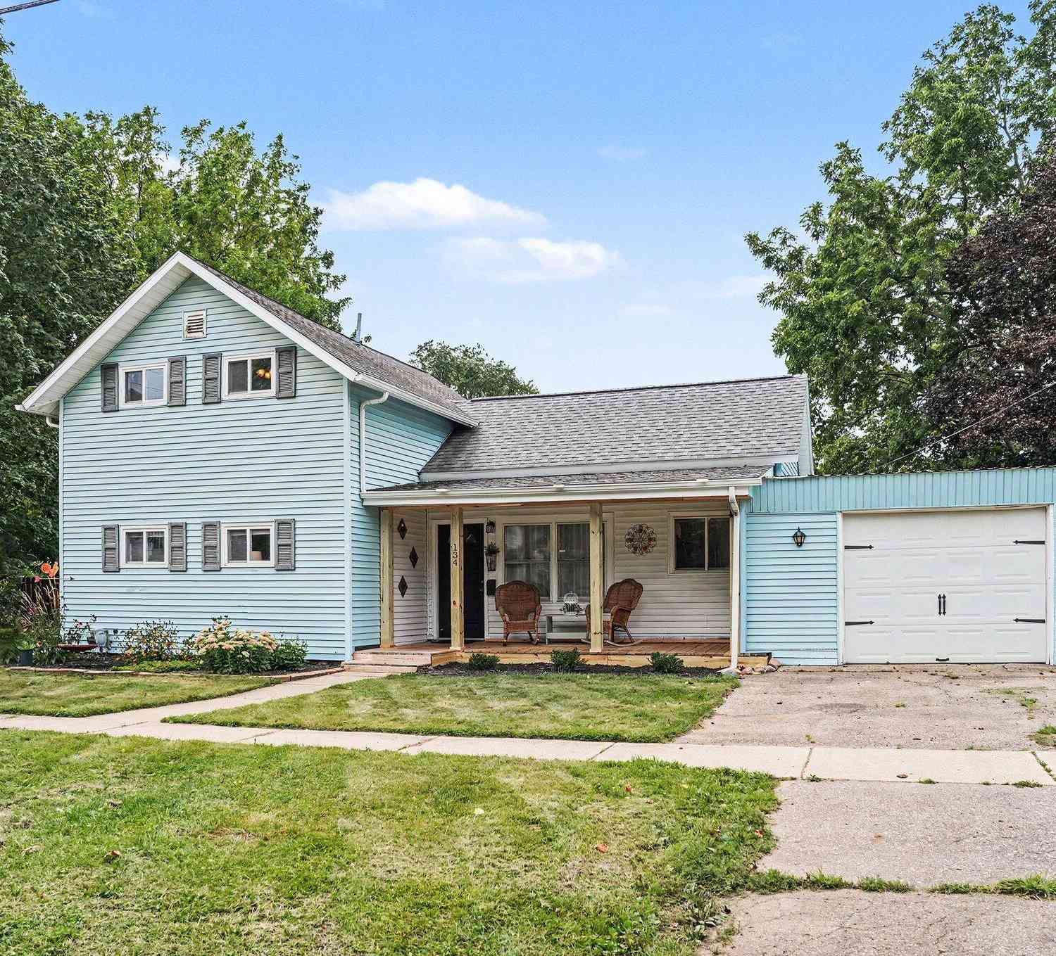 Homes For Sale - 134 S Robinson Street<br/> Kalamazoo County, Schoolcraft, MI 49087