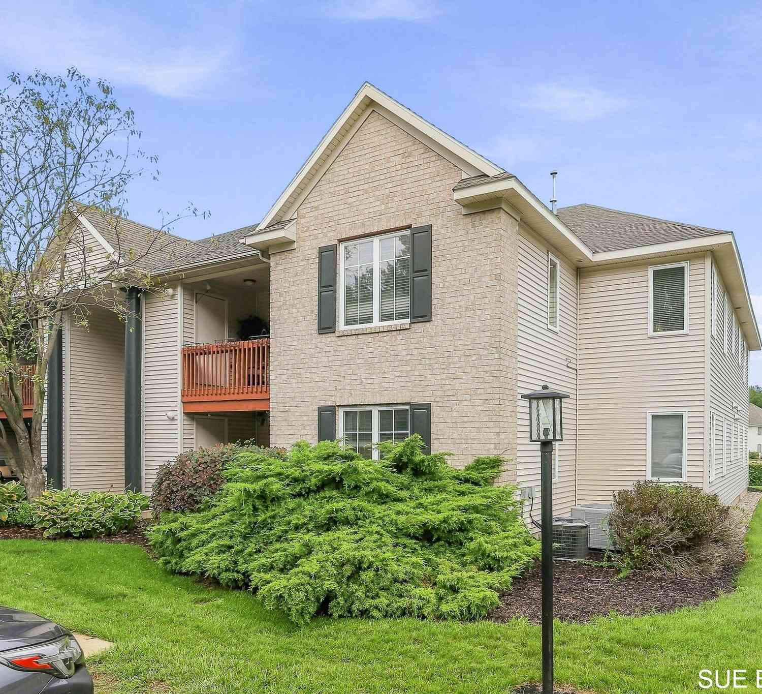 Condo For Sale - 3122 W Crystal Waters Drive #8<br/> Holland, MI 49424
