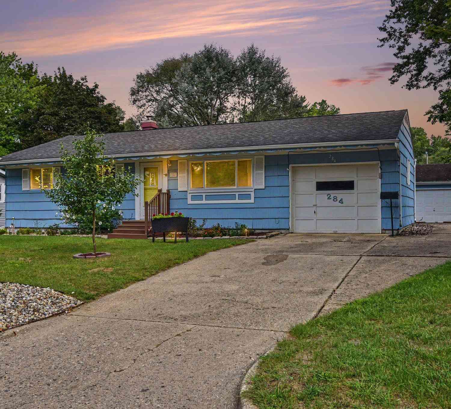 Homes For Sale - 284 W Morgan Avenue<br/> Battle Creek, MI 49037