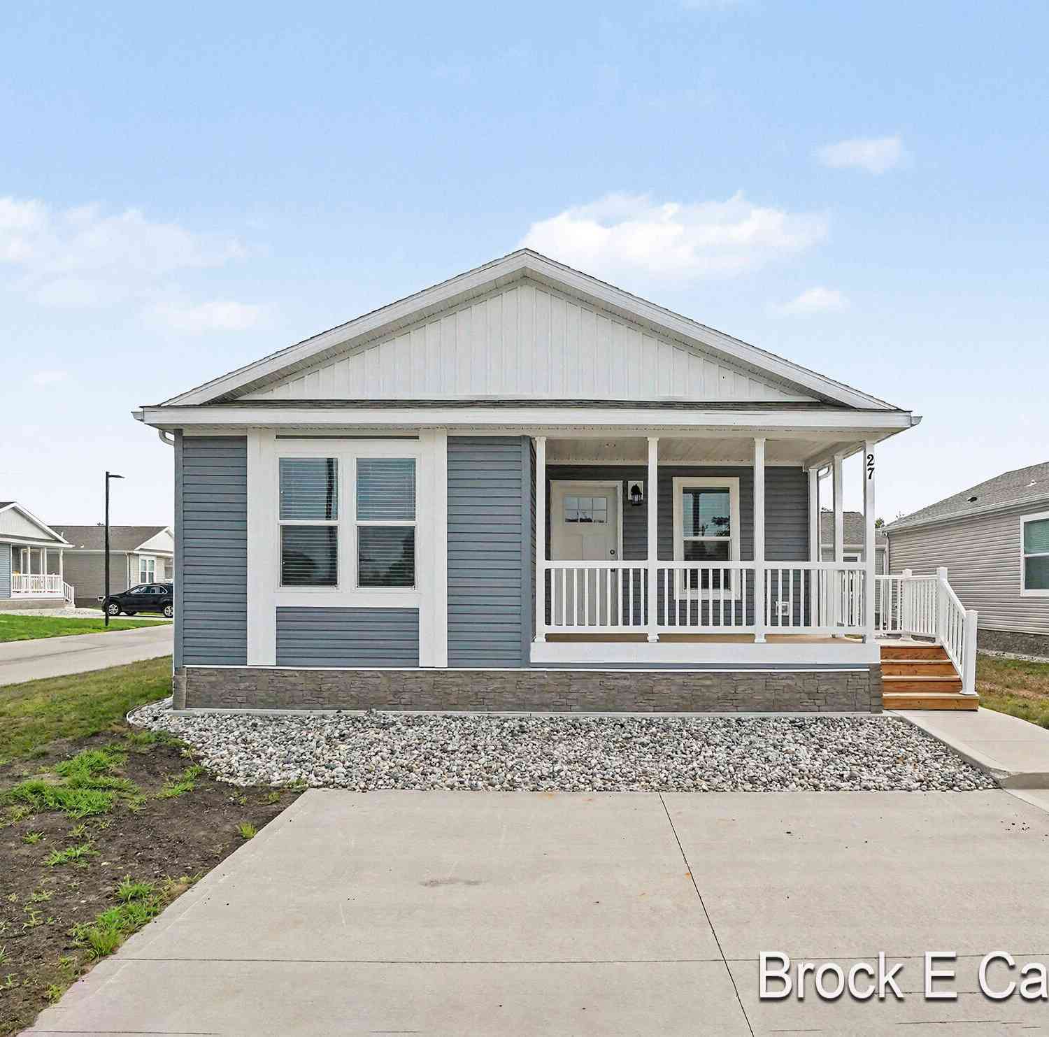 Mobile Home For Sale - 1283 E Ellis Road #27<br/> Muskegon County, Norton Shores, MI 49441