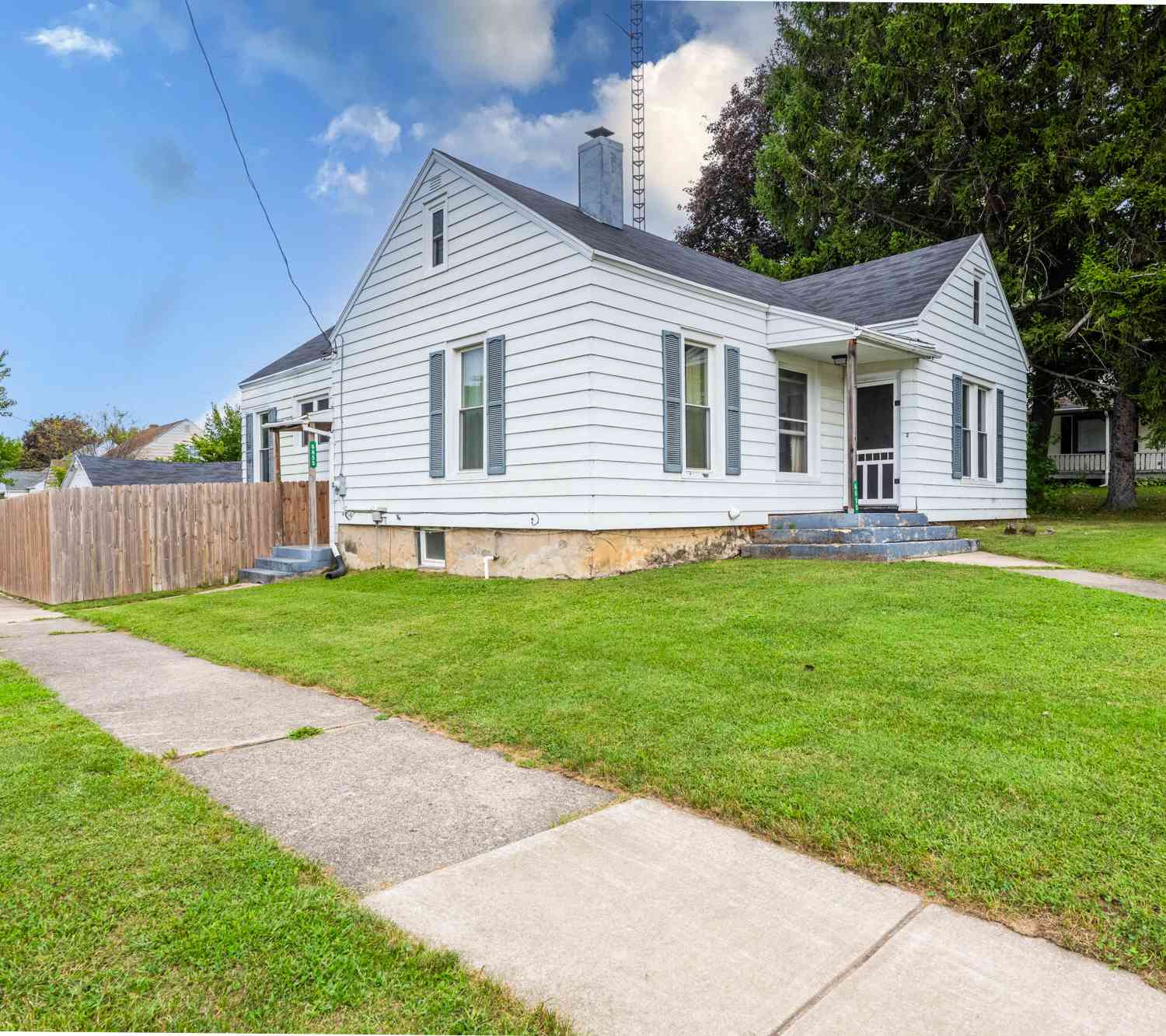 Homes For Sale - 6655 E Main Street<br/> Berrien County, Eau Claire, MI 49111
