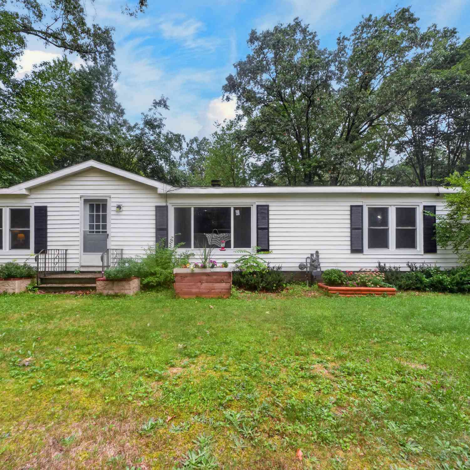 Mobile Home For Sale - 6165 N Weber Road<br/> Whitehall, MI 49461