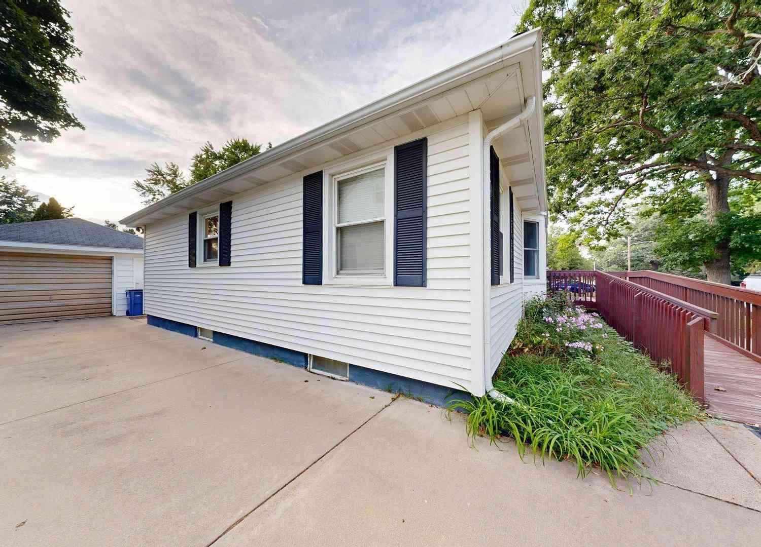 Homes For Sale - 963 Covell Avenue<br/> Grand Rapids, MI 49504