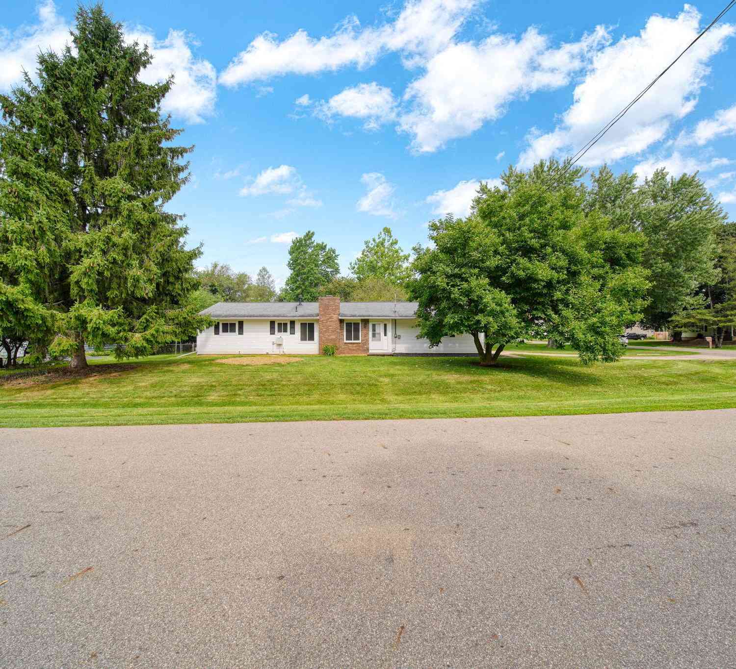 Homes For Sale - 2814 Harben Street<br/> Jackson, MI 49203
