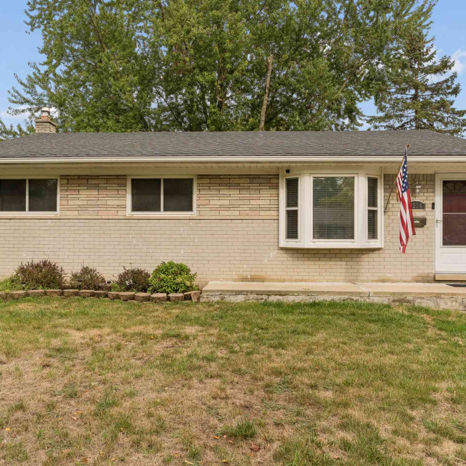 Homes For Sale - 8234 Holly Drive<br/> Canton, MI 48187