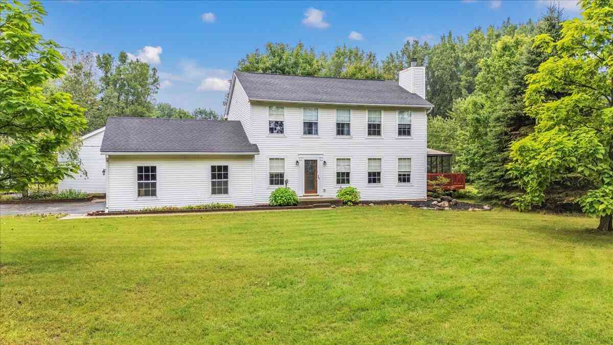 Homes For Sale - 3100 Fry Road<br/> Oakland County, Highland, MI 48357