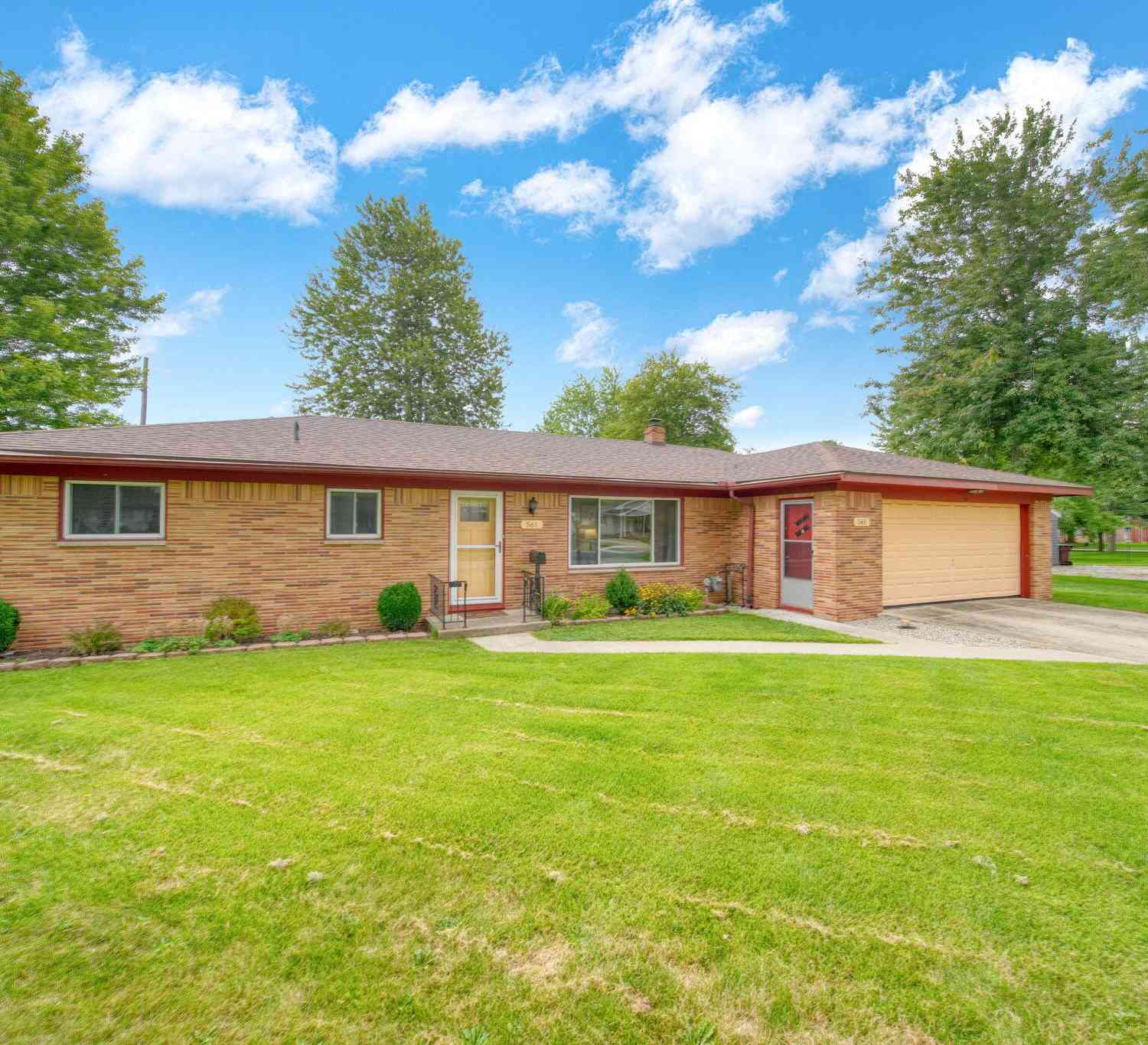 Homes For Sale - 561 Franklin Street<br/> Monroe County, Dundee, MI 48131
