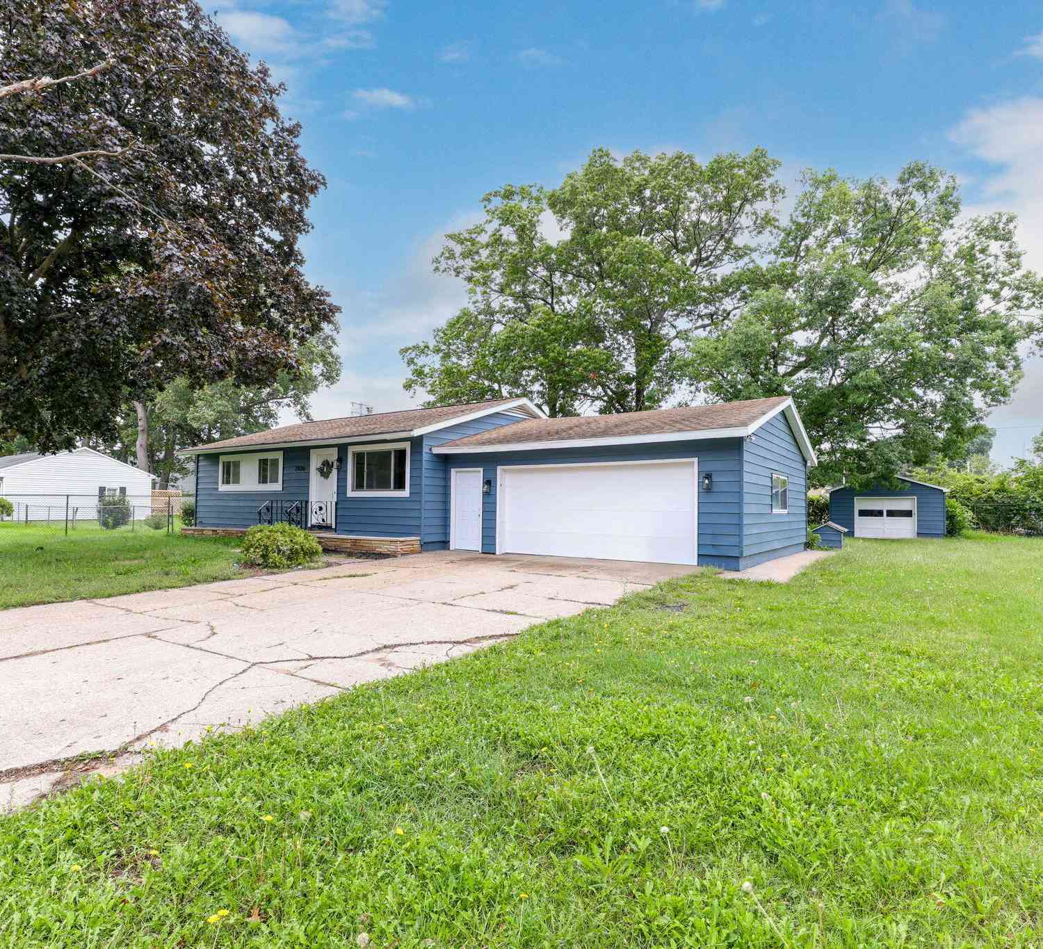 Homes For Sale - 2974 Woodcliffe Drive<br/> Muskegon County, Muskegon Heights, MI 49444