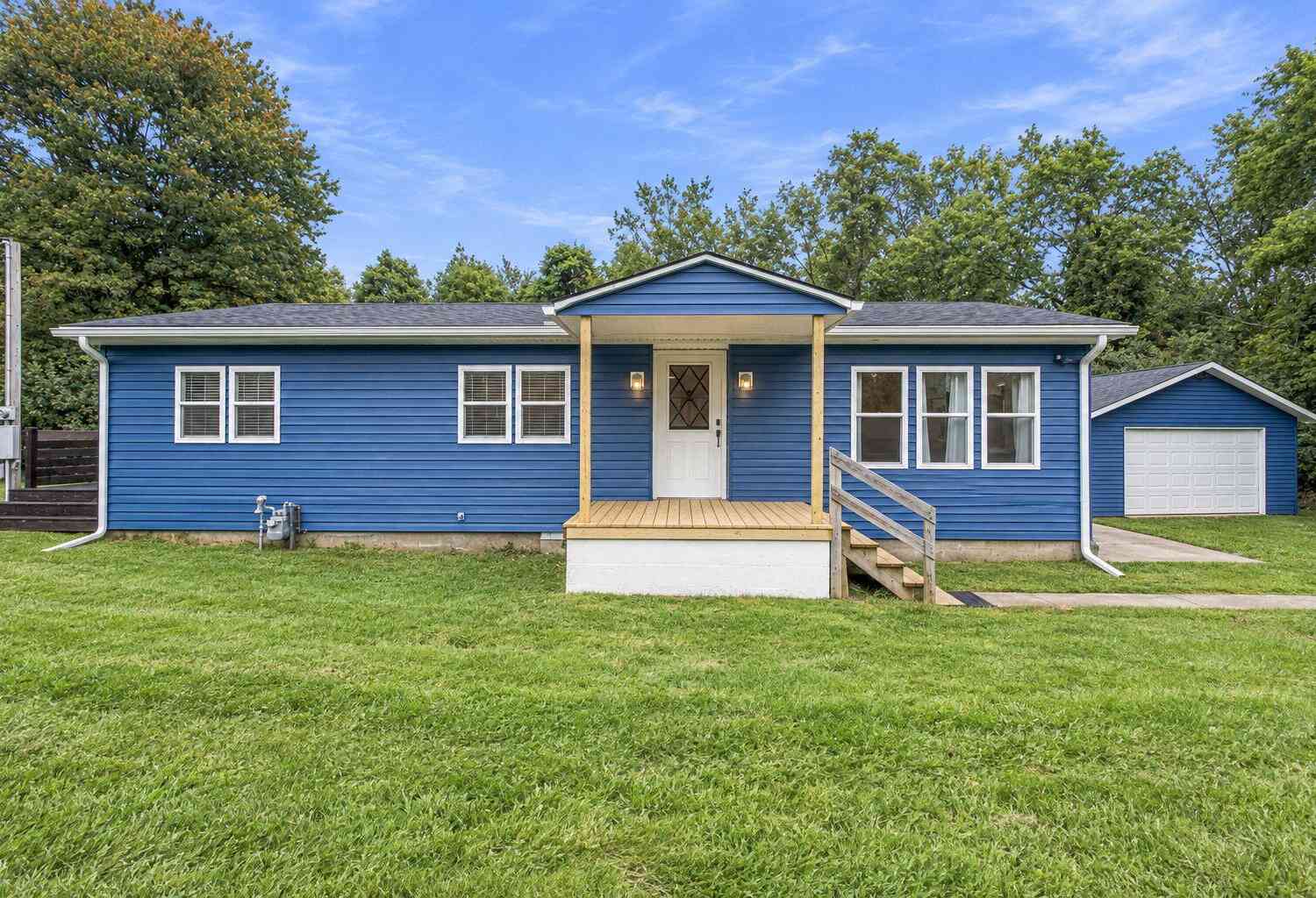 Mobile Home For Sale - 7181 E Beach Drive<br/> South Haven, MI 49090