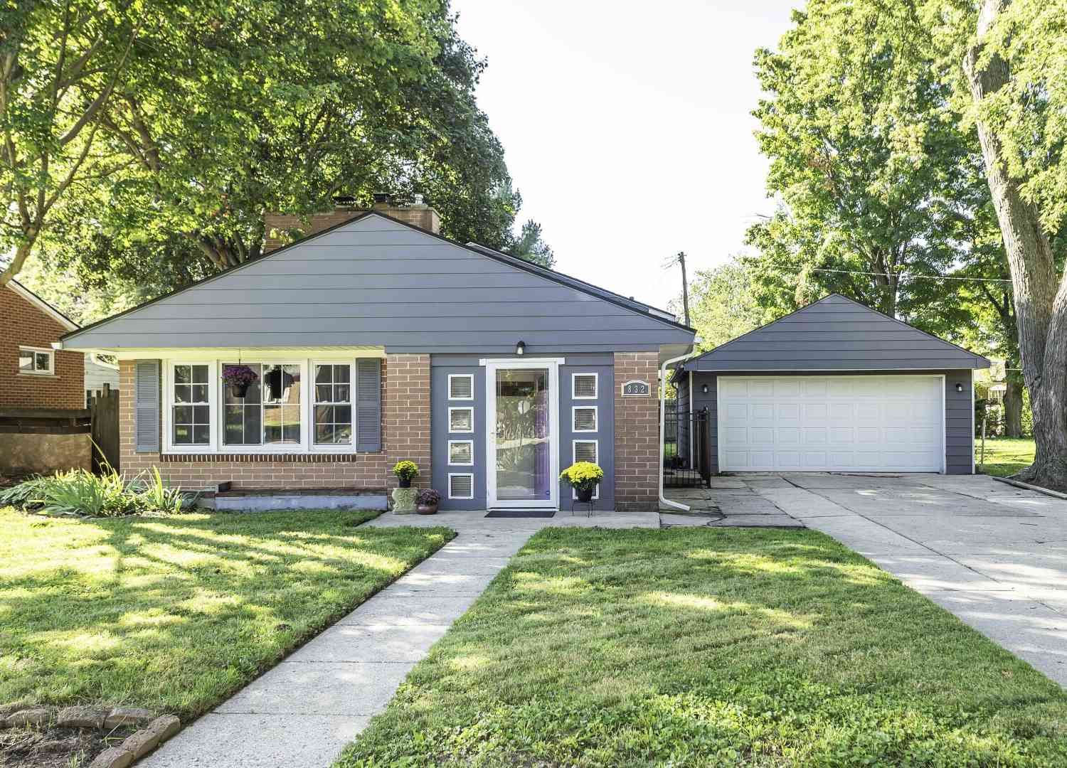 Homes For Sale - 832 E Forest Avenue<br/> Ypsilanti, MI 48198