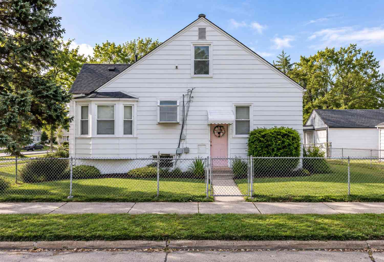 Apartment For Rent - 17306 Toepfer Drive #2<br/> Eastpointe, MI 48021