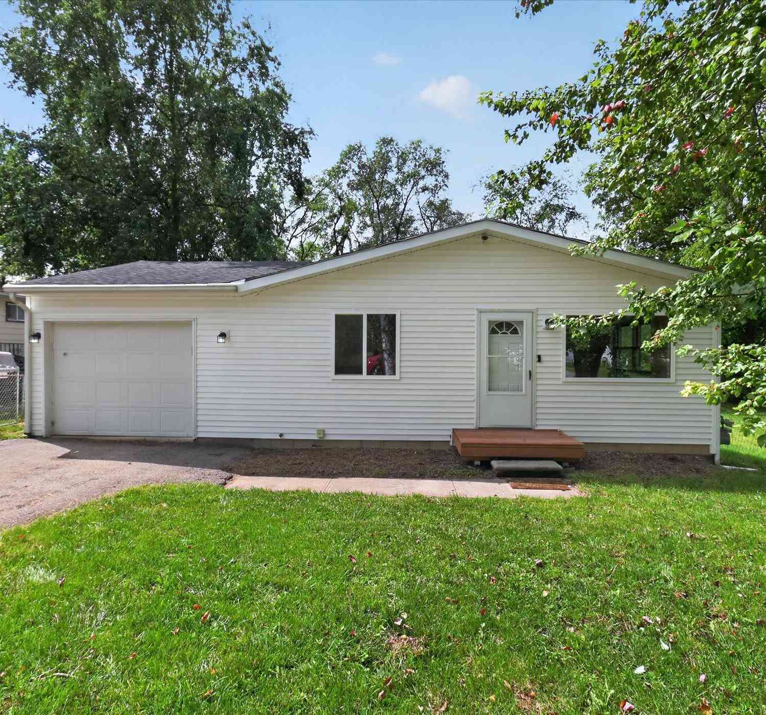 Homes For Sale - 520 Elder Street<br/> Ypsilanti, MI 48197