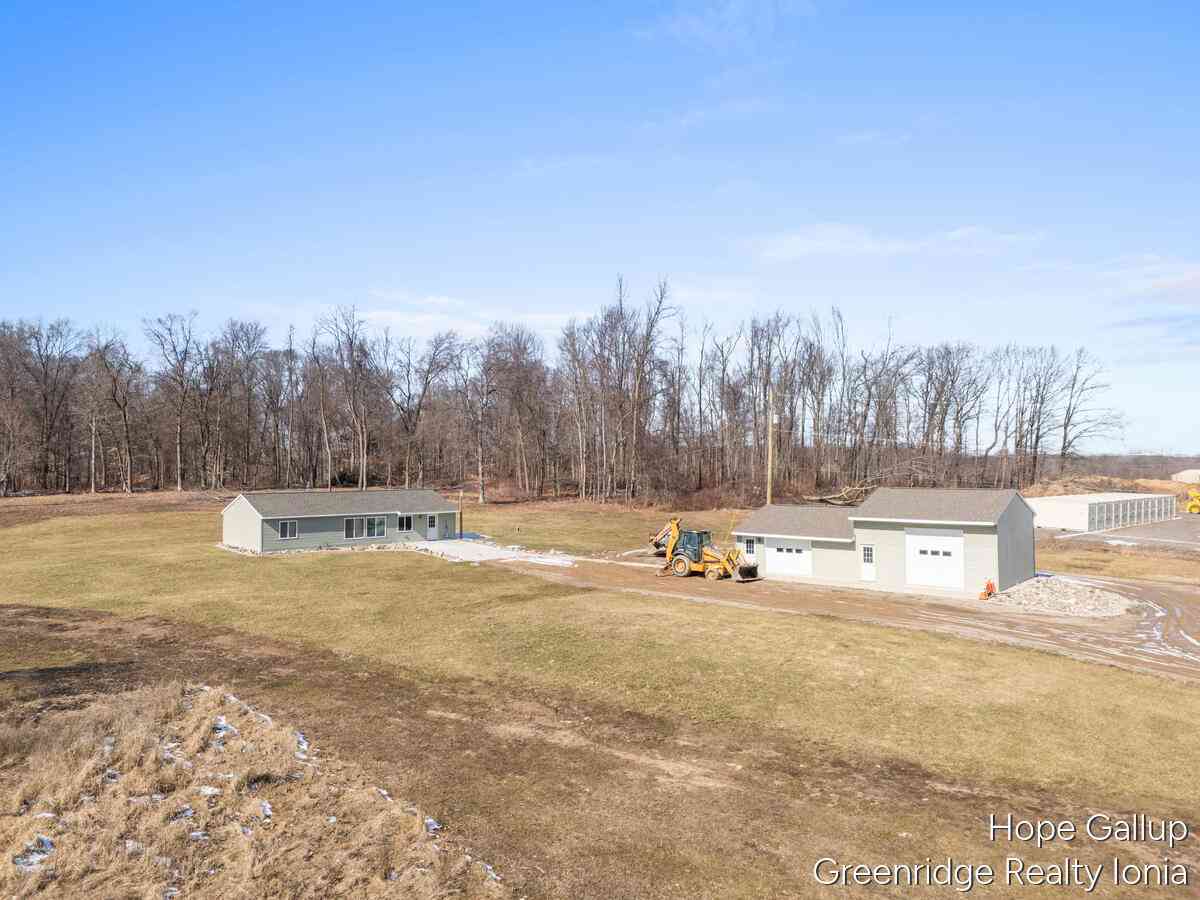 Homes For Sale - 1637 N State Road<br/> Ionia, MI 48846