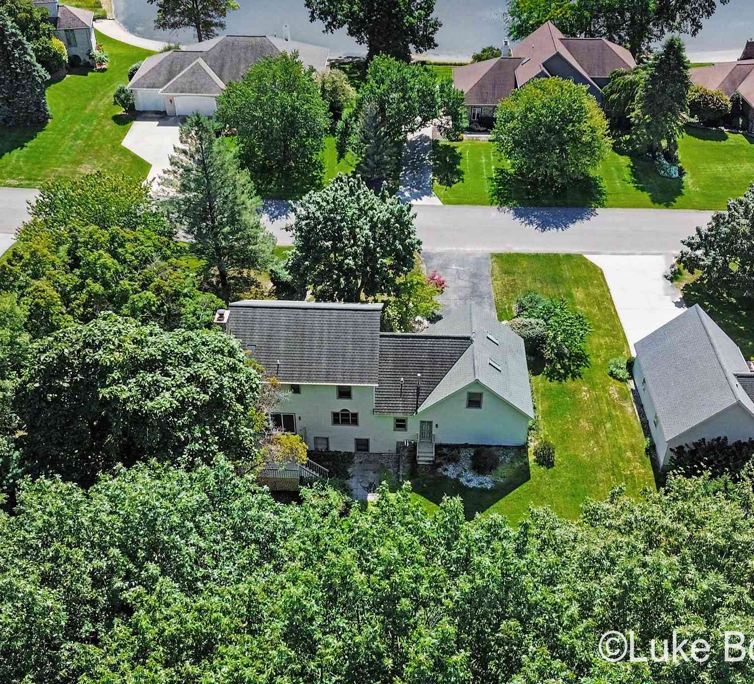 Homes For Sale - 945 Bay Ridge Drive<br/> Holland, MI 49424