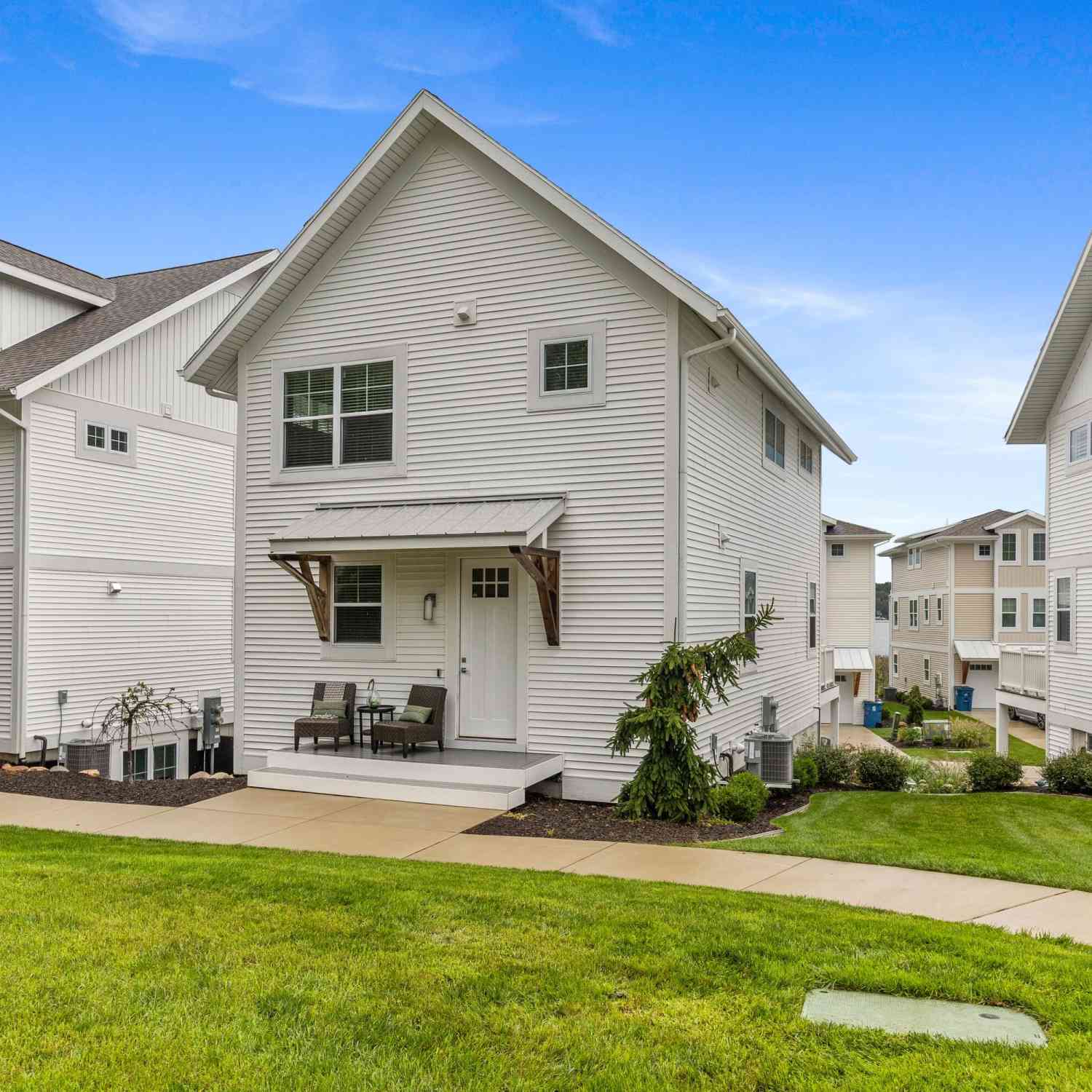 Condo For Sale - 120 Kewatin Court<br/> Douglas, MI 49406