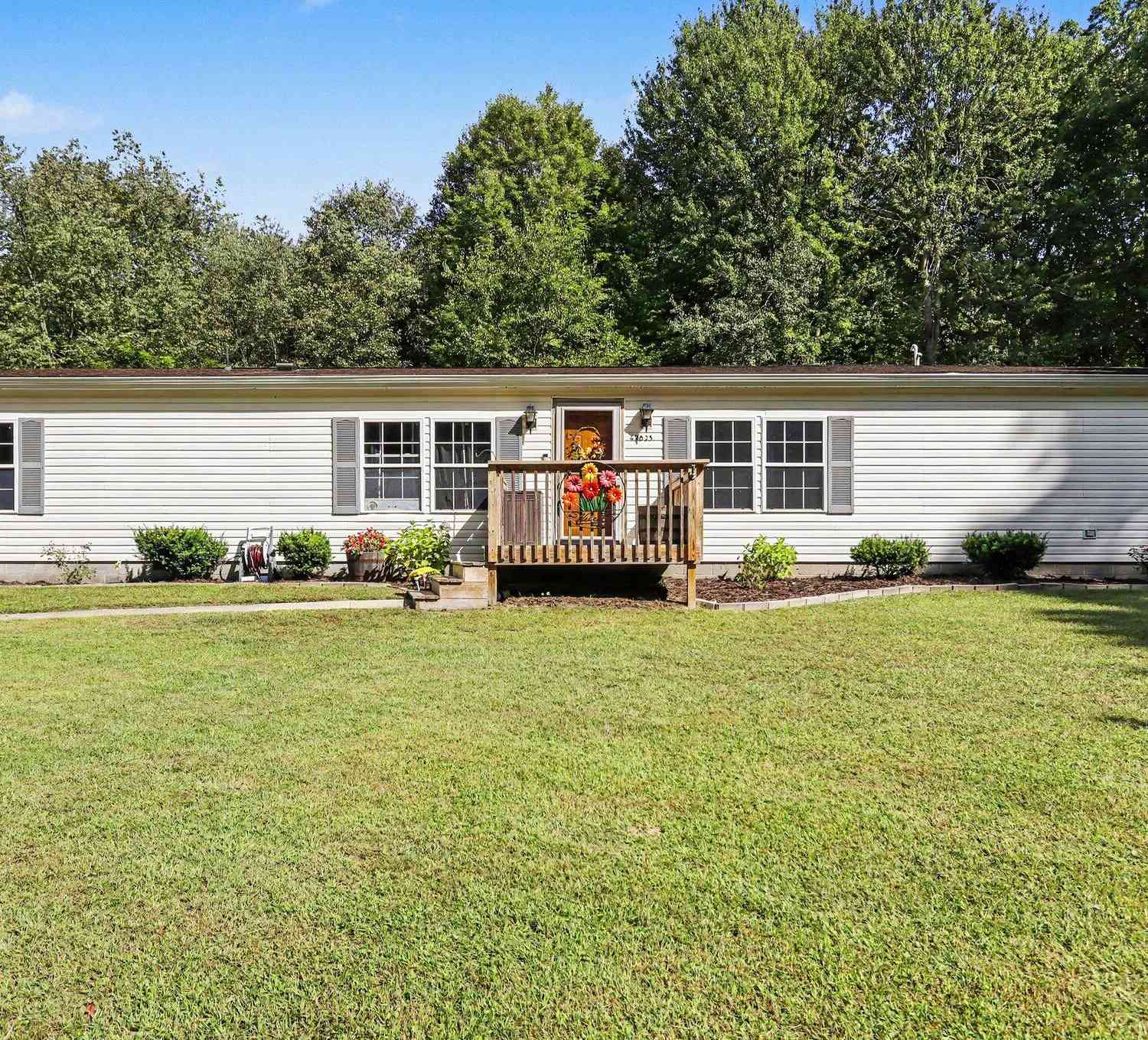 Mobile Home For Sale - 42825 32nd Street<br/> Paw Paw, MI 49079