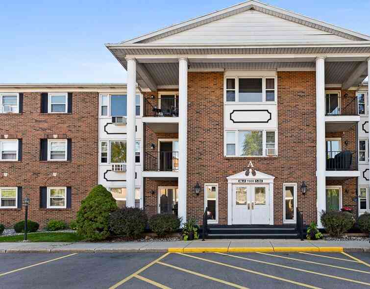 Condo For Sale - 7500 Boulder Bluff Drive #2<br/> Jenison, MI 49428