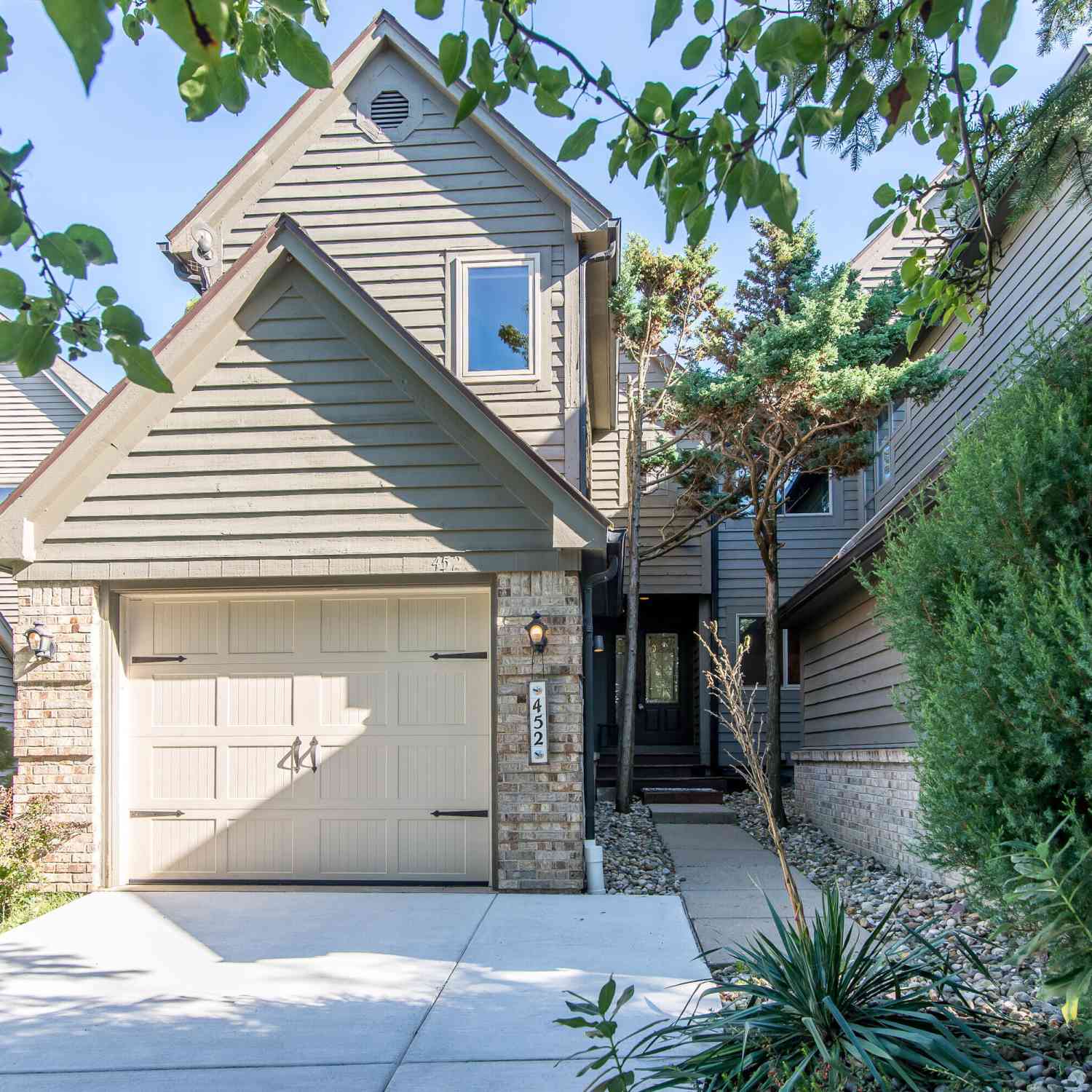 Condo For Sale - 452 Village Oaks Court<br/> Ann Arbor, MI 48103