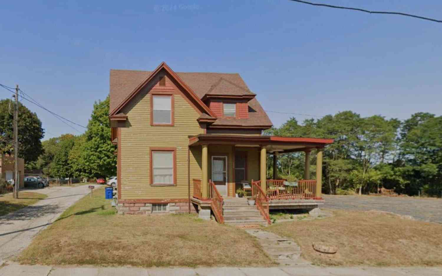 Homes For Sale - 250 6th Street<br/> Manistee, MI 49660