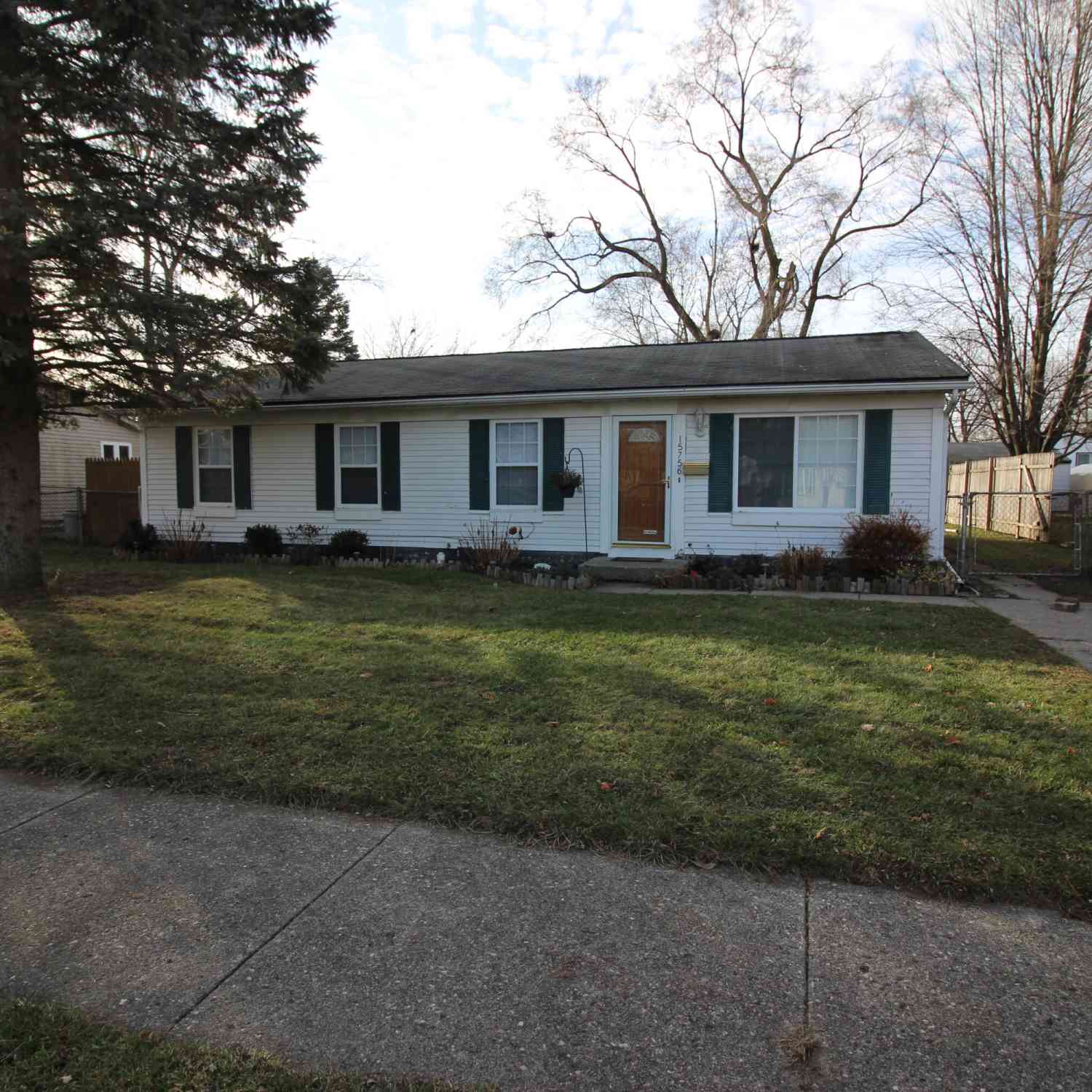 Homes For Sale - 15756 Woodmont Street<br/> Romulus, MI 48174