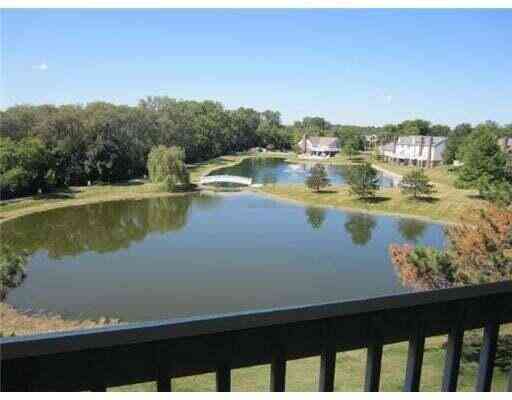 Condo For Rent - 123 Fieldcrest 303<br/> Ann Arbor, MI 48103