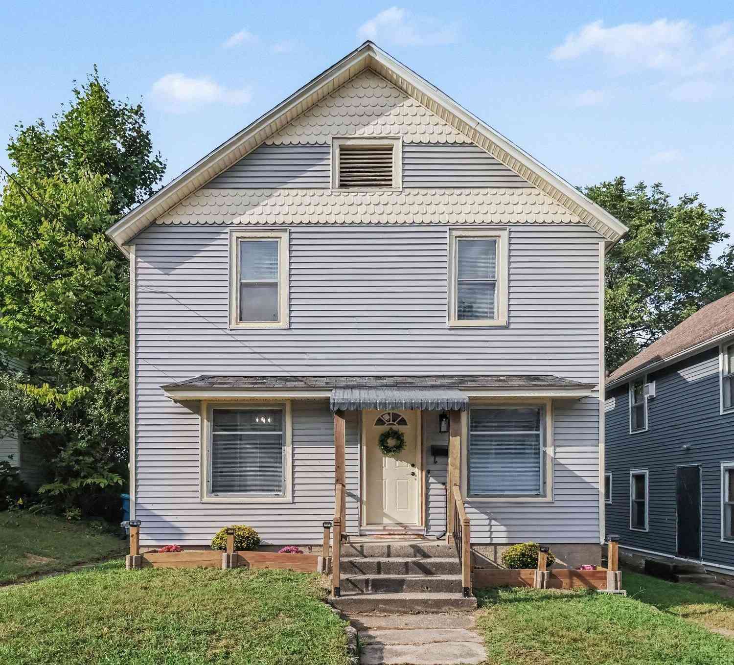 Homes For Sale - 132 W Belmont Street<br/> Kalamazoo, MI 49001