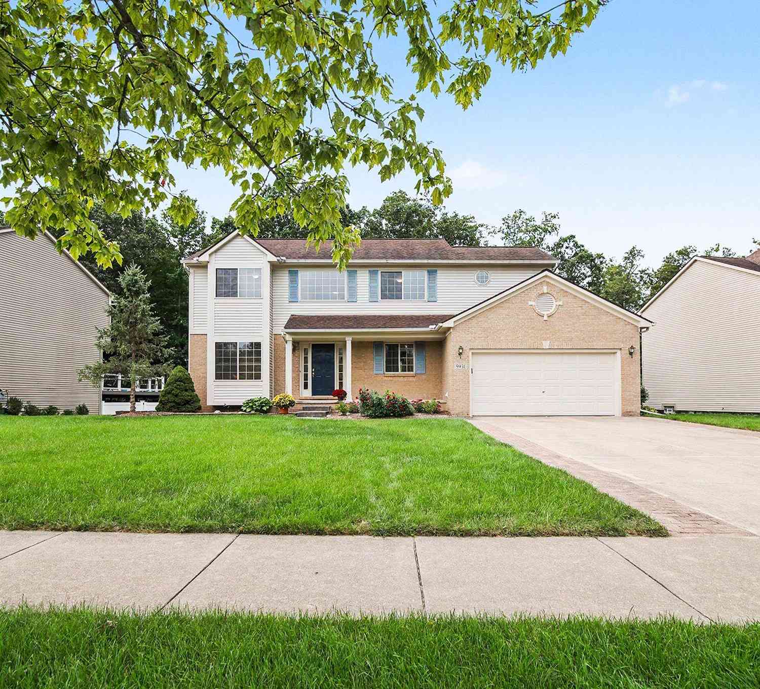 Homes For Sale - 5931 Cedar Ridge Drive<br/> Ann Arbor, MI 48103