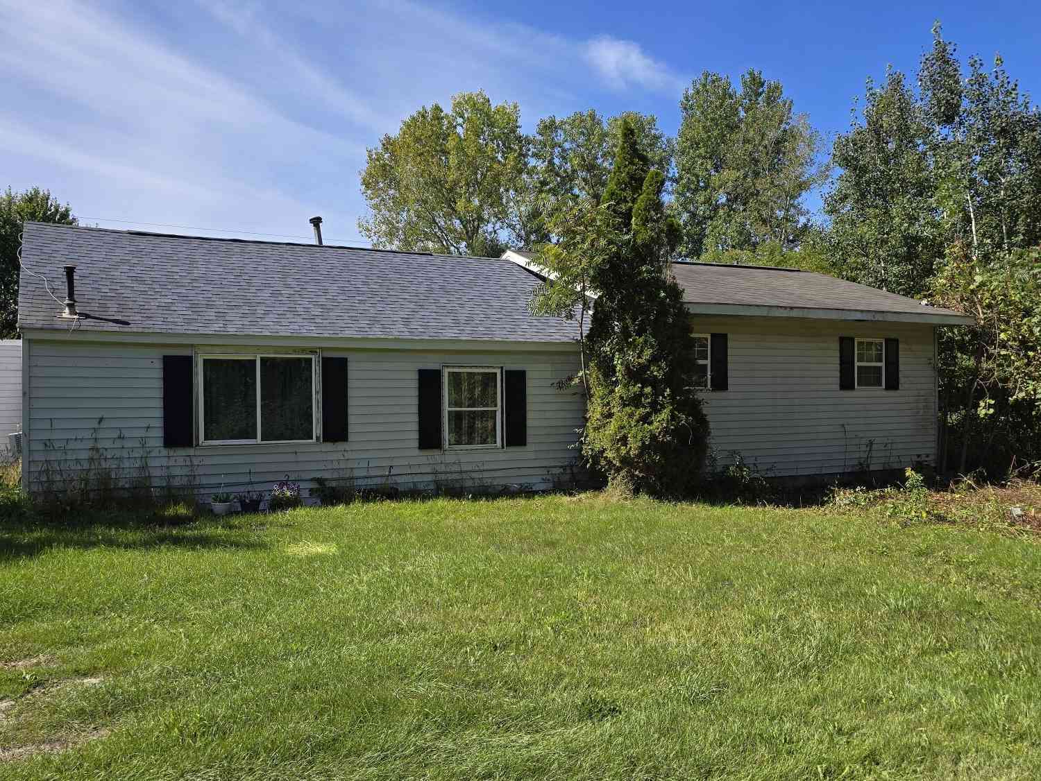 Homes For Sale - 5065 Lorenson Road<br/> Muskegon, MI 49445