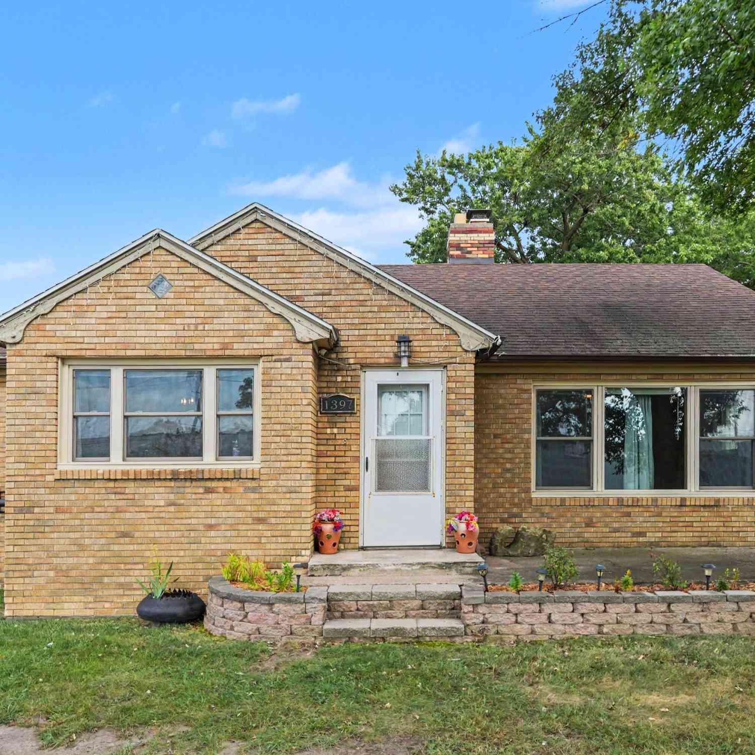 Homes For Sale - 1397 M 139<br/> Benton Harbor, MI 49022