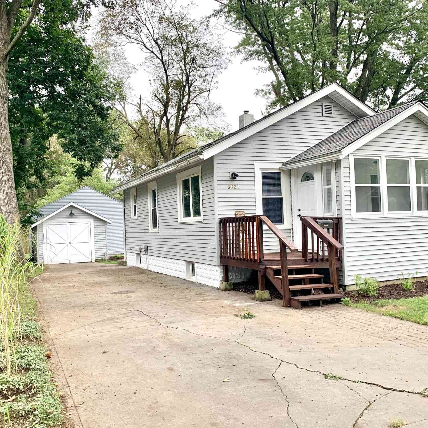 Homes For Sale - 3621 Adams Street<br/> Kalamazoo, MI 49008