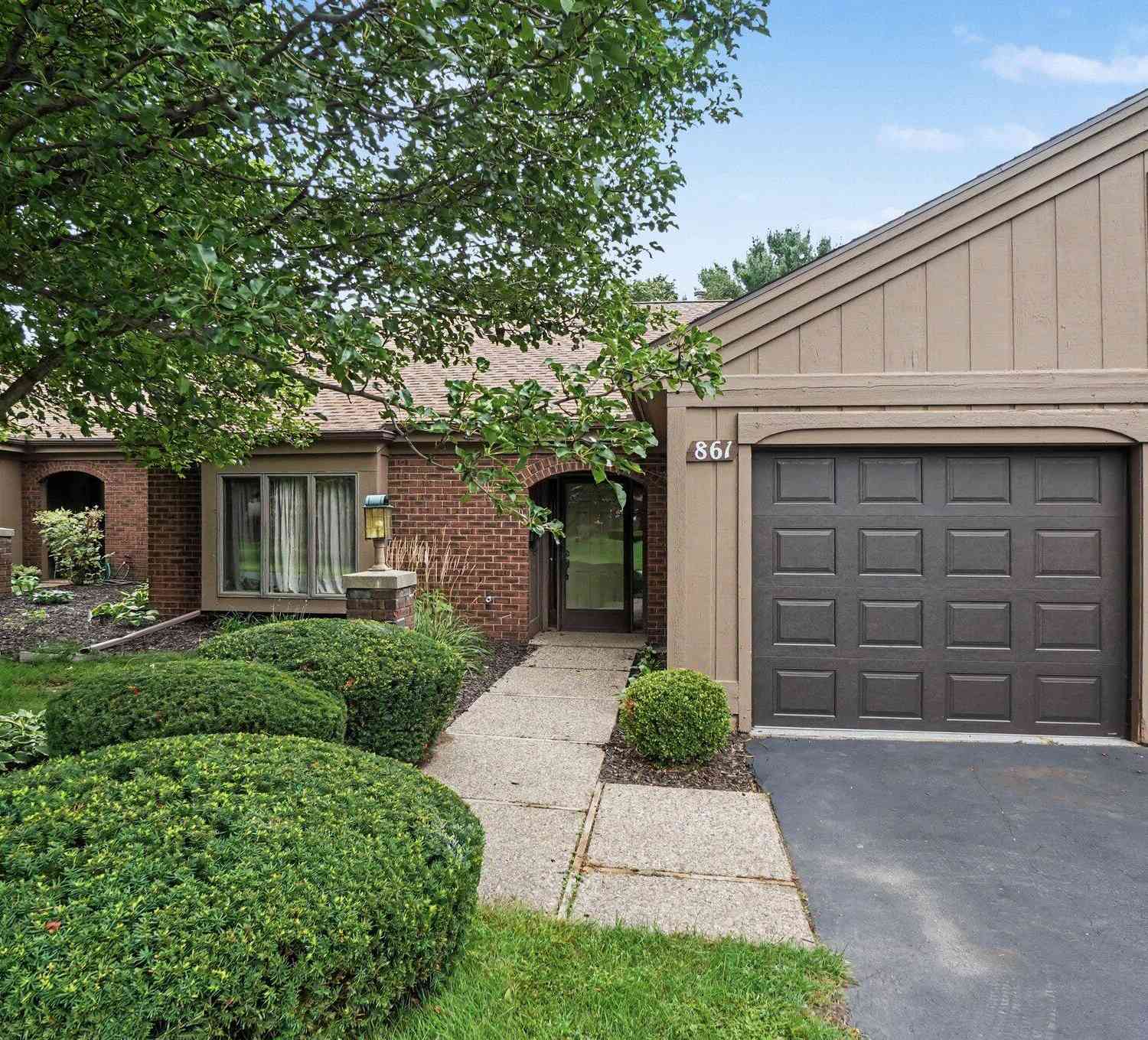 Condo For Sale - 861 Millbridge Avenue<br/> Holland, MI 49423