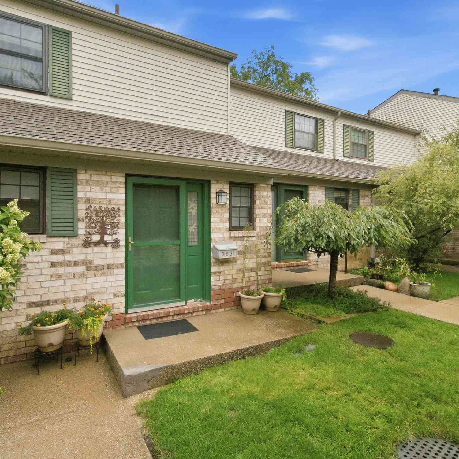 Condo For Sale - 3831 Greenleaf Circle<br/> Kalamazoo, MI 49008