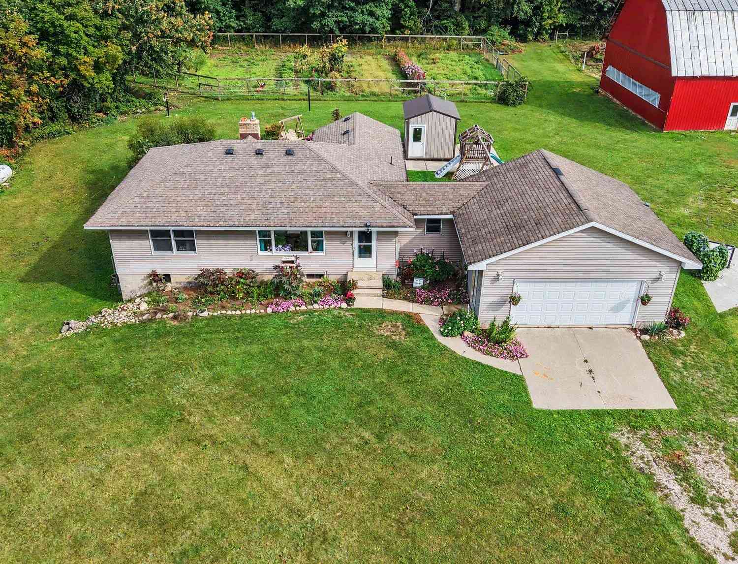 Homes For Sale - 1149 W 40th Street<br/> Fremont, MI 49412