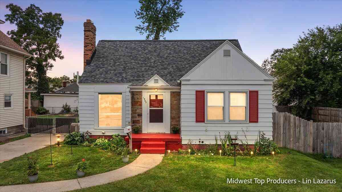 Homes For Sale - 1945 Delwood Avenue<br/> Wyoming, MI 49509
