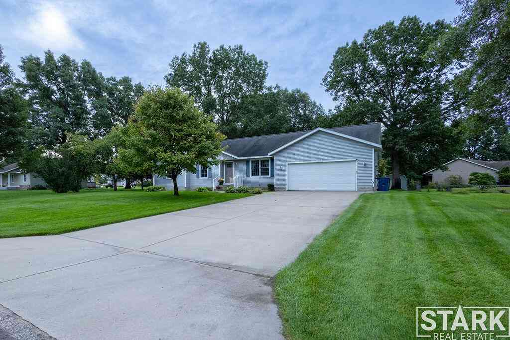 Homes For Sale - 3429 Scotch Pine Drive<br/> Muskegon, MI 49444