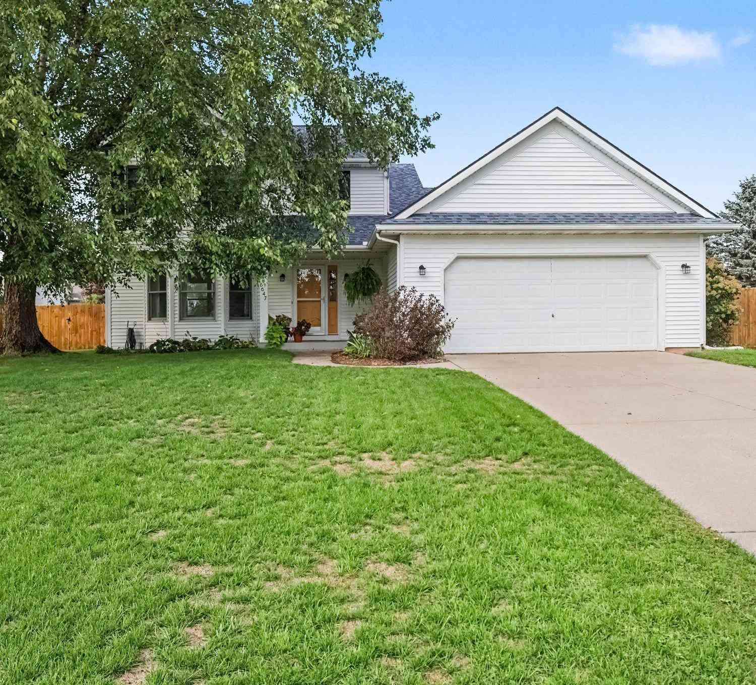 Homes For Sale - 6647 Whitehorse Avenue<br/> Kalamazoo, MI 49048