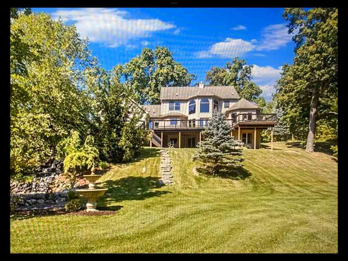 Homes For Rent - 3470 E Highland Road<br/> Howell, MI 48843