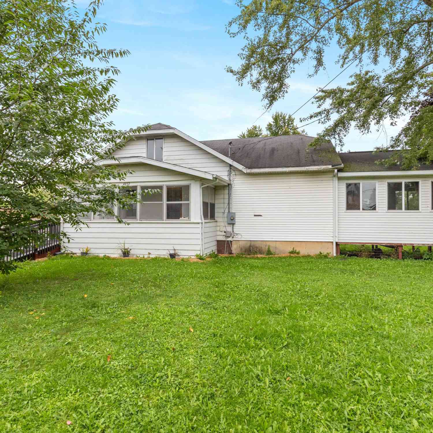 Homes For Sale - 4032 Richmond Street<br/> Grand Rapids, MI 49534