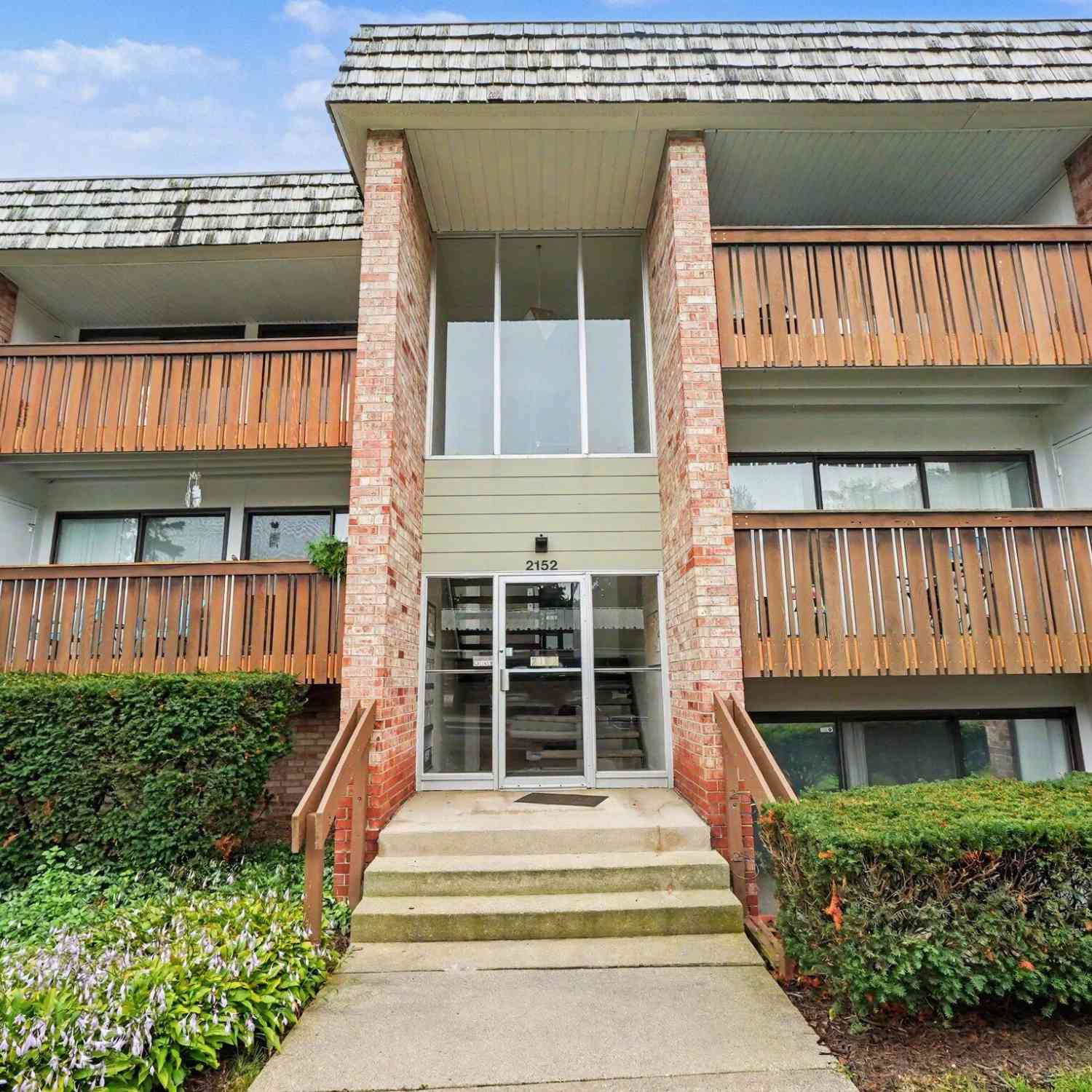Condo For Sale - 2152 Pauline Boulevard #APT 207<br/> Ann Arbor, MI 48103