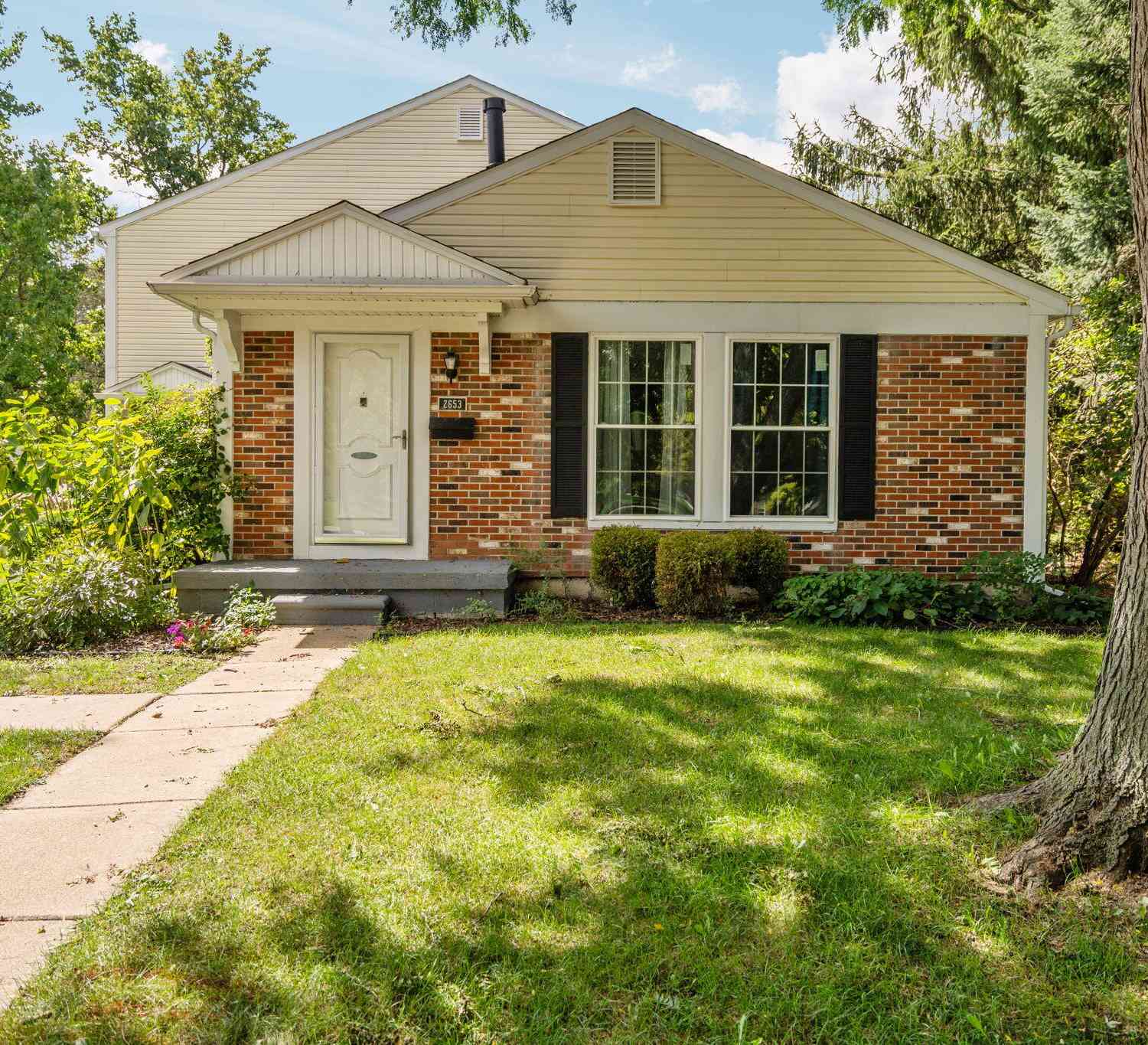 Condo For Sale - 2653 Fenwick Court<br/> Ann Arbor, MI 48104