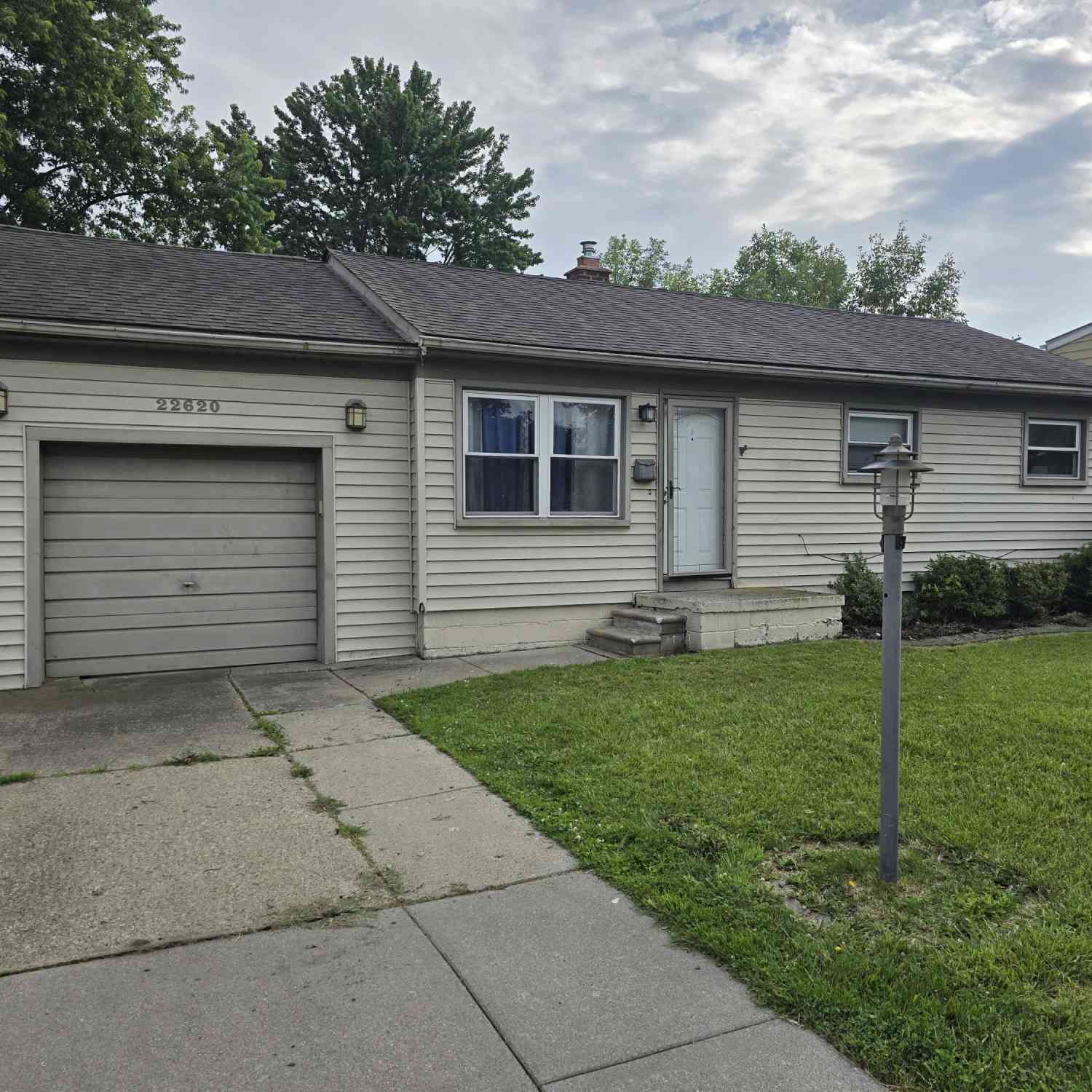 Homes For Sale - 22620 Stephens Street<br/> Saint Clair Shores, MI 48080