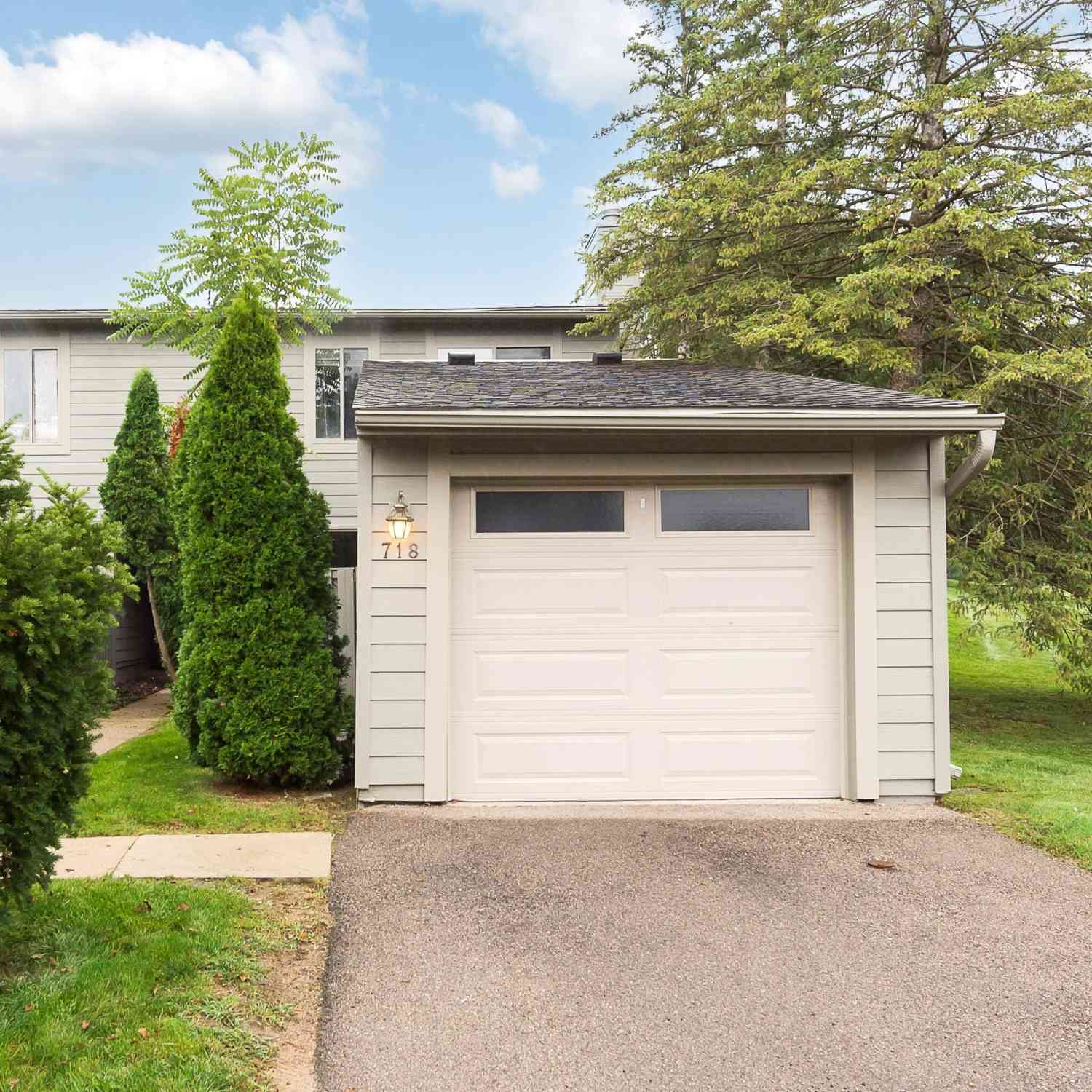 Condo For Sale - 718 Watersedge Drive<br/> Ann Arbor, MI 48105