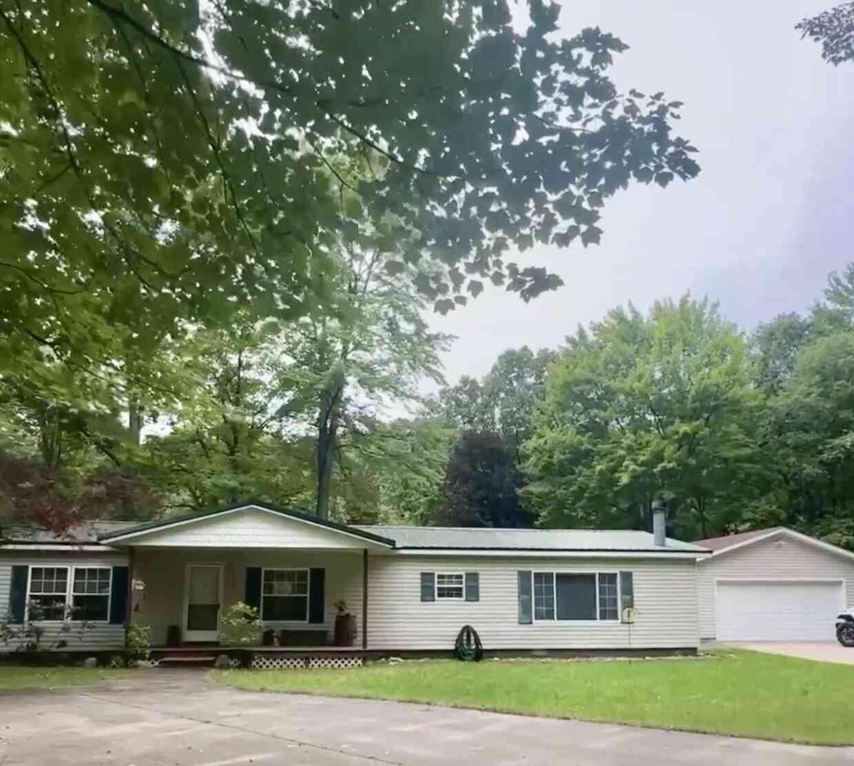 Mobile Home For Sale - 10703 N Mac Road<br/> Irons, MI 49644