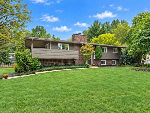 Homes For Sale - 5285 Burning Tree Road<br/> Kalamazoo, MI 49009