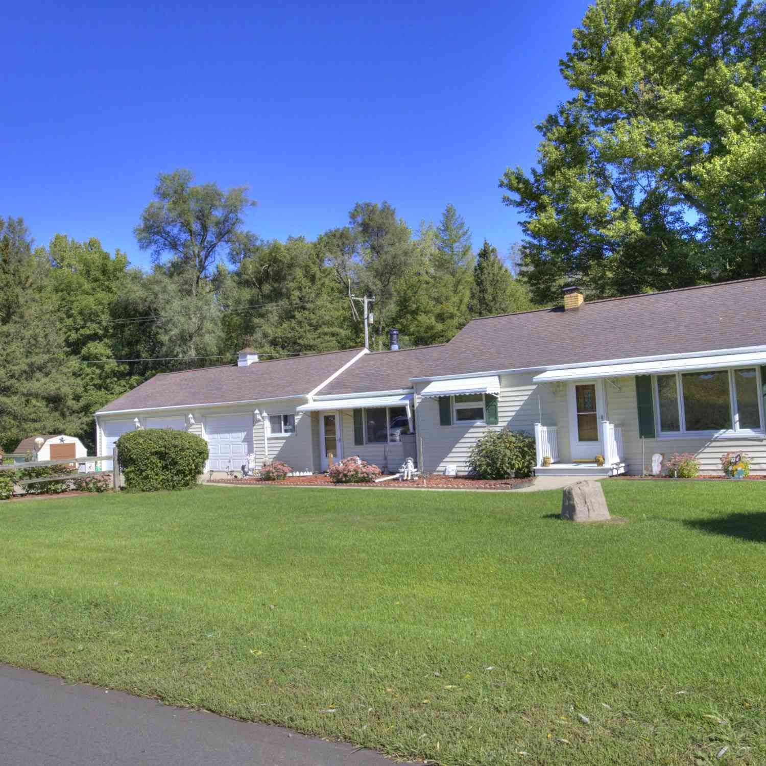Homes For Sale - 2300 O'leary Road<br/> Jackson, MI 49201