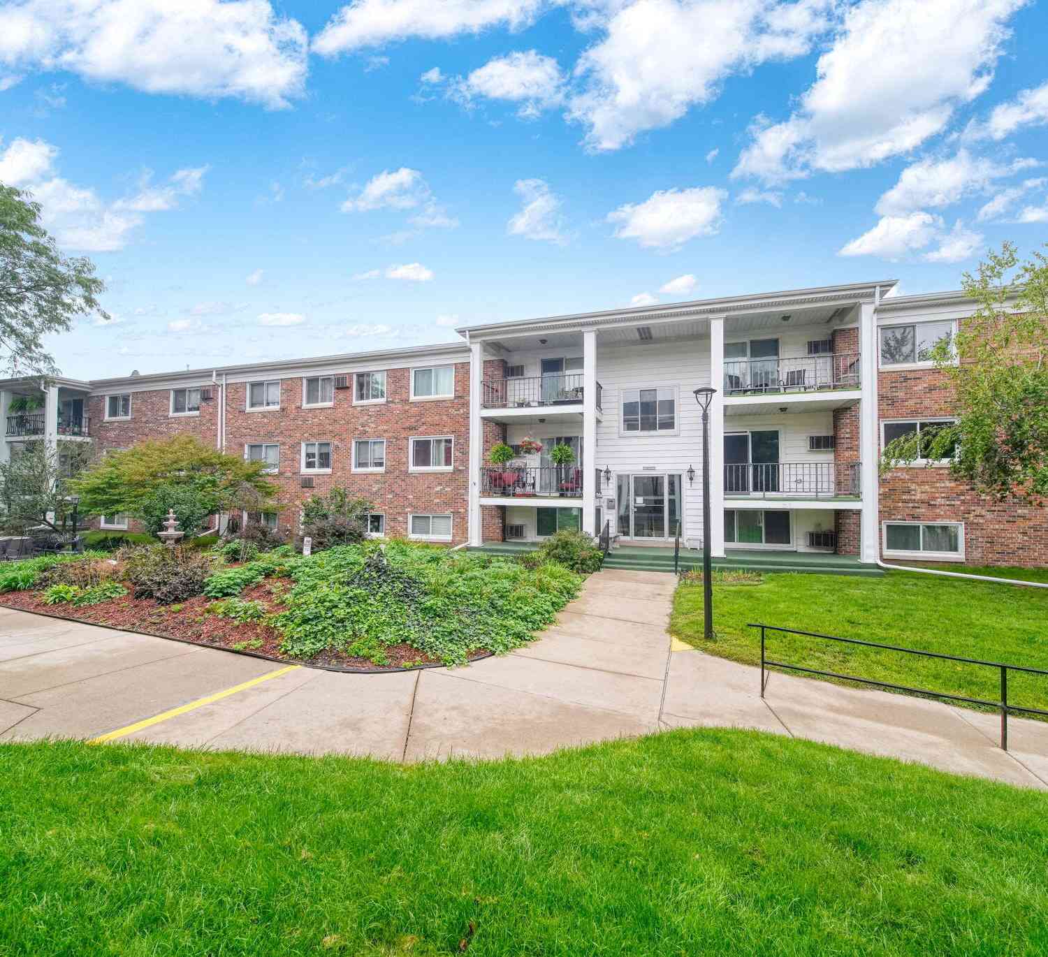 Condo For Sale - 806 W Michigan Avenue #207W<br/> Jackson, MI 49202