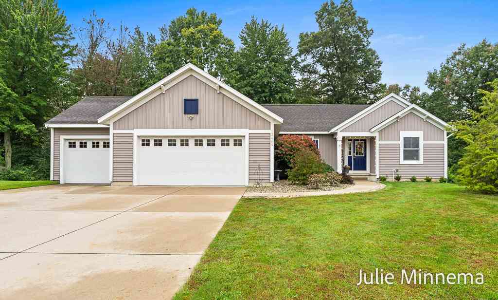 Homes For Sale - 13445 Hidden Creek Court<br/> Grand Haven, MI 49417