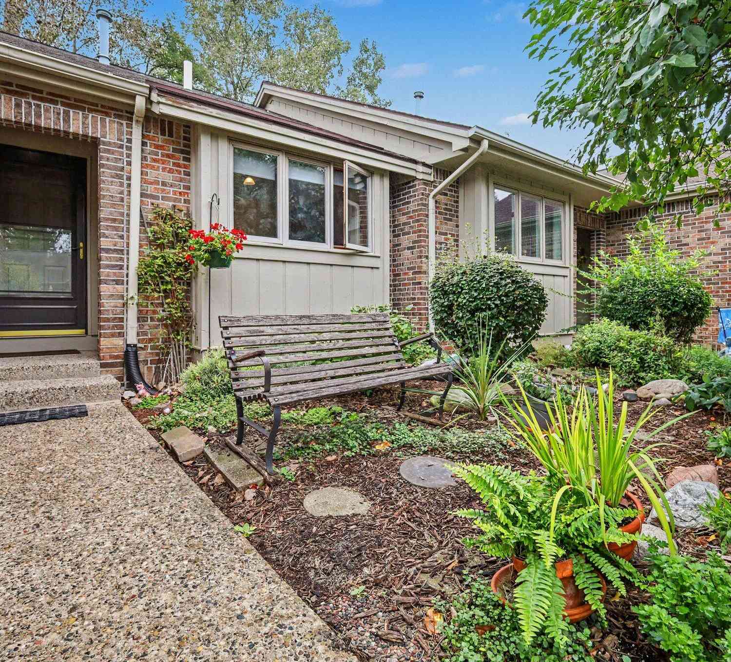 Condo For Sale - 3114 Maple Villa Drive<br/> Grand Rapids, MI 49508