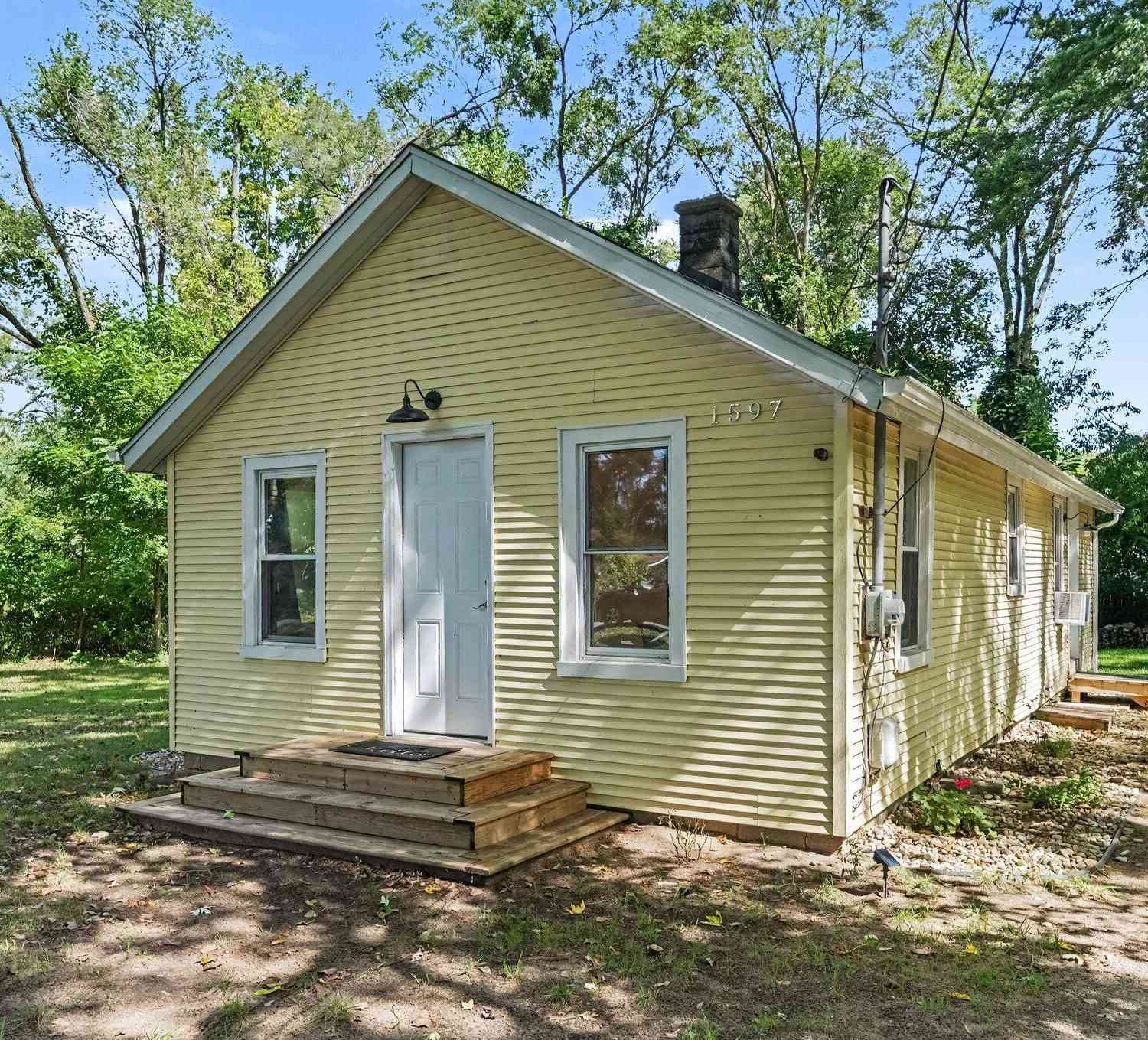 Homes For Sale - 1597 Norton Road<br/> Benton Harbor, MI 49022