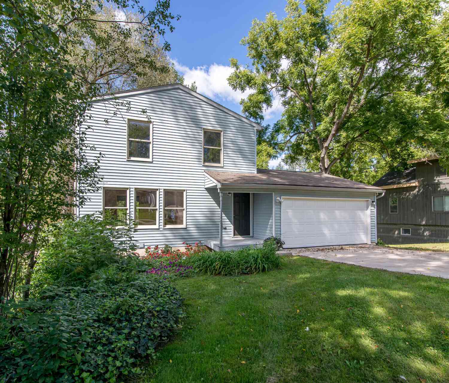 Homes For Sale - 60 Luella Avenue<br/> Ann Arbor, MI 48103
